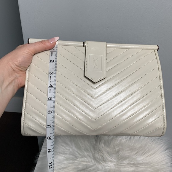 Authentic YSL white leather large clutch e dustbag - Picture 10 of 17